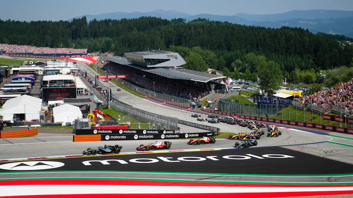 George Russell na pista durante o GP da Áustria 2026 — Red Bull Ring